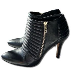 Ann Taylor Livia side zip Booties  - Size 9 😎